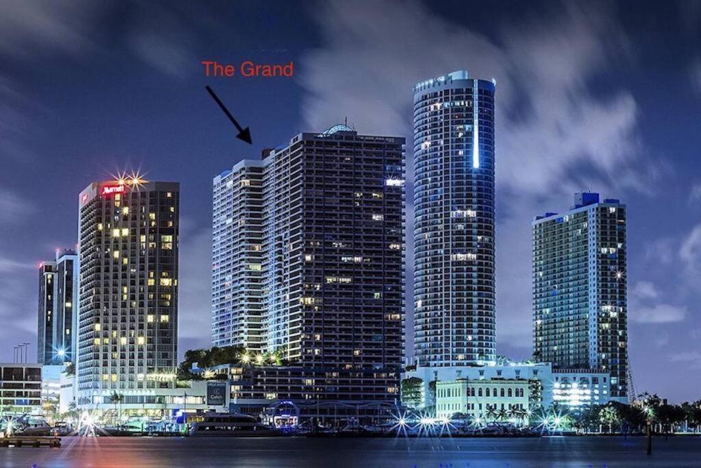 Electric Brand New With Water View, Edgewater Apartamento *